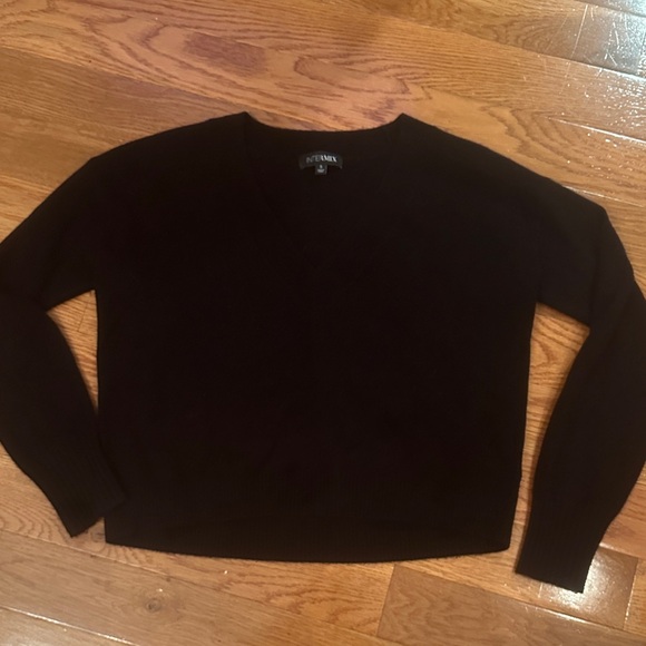 INTERMIX Sweaters - Intermix cashmere v neck sweater